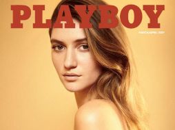 En la portada 'Naked is normal' aparece una modelo topless. TWITTER / @Playboy