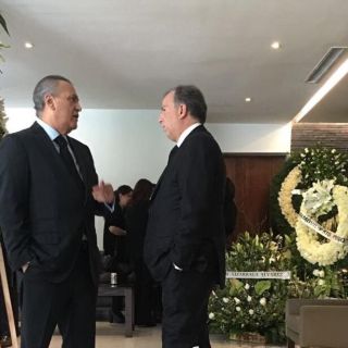 Asiste Meade a funeral de suegra de Manlio Fabio Beltrones