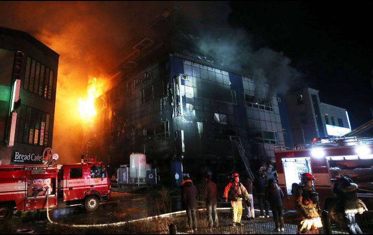 Señalan que en el edificio había varios restaurantes, un gimnasio, el baño público y una instalación para prácticas de golf. EFE /