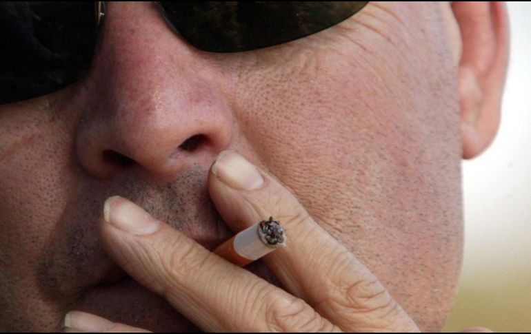 Los ex fumadores deben tener presente que una recaída no es sólo volver a encender un cigarro, sino tener actitudes y conductas que llevarán de nuevo al tabaquismo. EL INFORMADOR / ARCHIVO