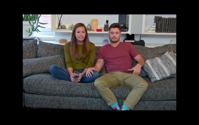 Conor le pidió a los protagonistas Drew Barrymore y Timothy Olyphant que lo ayudarán a pedirle matrimonio a Kamela. TWITTER / @netflix