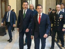 El secretario de Gobernación, Miguel Ángel Osorio Chong, acompañó ayer al Presidente Enrique Peña Nieto a la sesión del Consejo Nacional de Seguridad Pública.  ESPECIAL