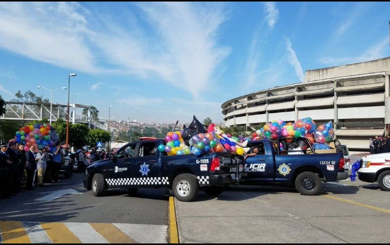 La caravana partió del Edificio Central de la Comisaría hacia colonias como Santa Ceciliia, Huentitán, El Bethel, entre otras. TWIITTER / @PoliciaGDL
