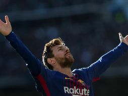 La derrota deja a los blancos a 14 puntos de los azulgrana tras esta 17ª jornada de Liga, una distancia que el Real Madrid nunca ha logrado remontar para acabar ganando. EFE / R. Jiménez