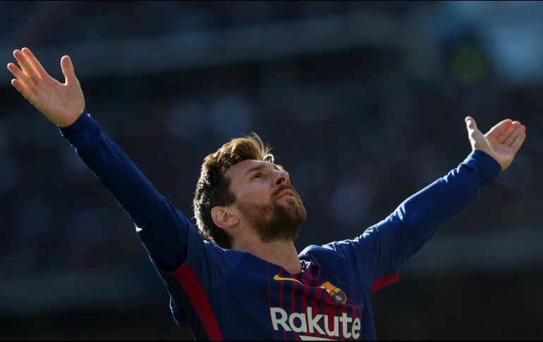 La derrota deja a los blancos a 14 puntos de los azulgrana tras esta 17ª jornada de Liga, una distancia que el Real Madrid nunca ha logrado remontar para acabar ganando. EFE / R. Jiménez