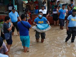La tormenta Tembin ha azotado la isla de Mindanao, la segunda mayor del país, desde el viernes, provocando inundaciones y deslizamientos de tierra. EFE/ J. Maitem
