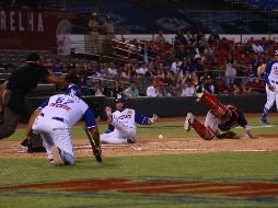 Los nueve mil 581 aficionados vieron el juego entre Charros y los Mayos. EL INFORMADOR/M. Vargas