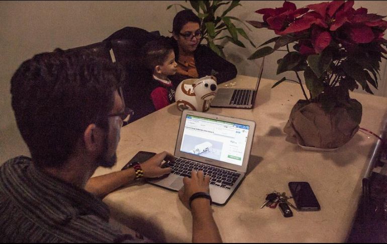 El INAI recomienda verificar que la dirección del sitio de compra sea seguro y válido, antes de hacer una compra. EL INFORMADOR / ARCHIVO