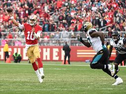 Los 49ers de San Francisco dieron la campanada al doblegar el domingo 44-33 a los Jaguars de Jacksonville. AFP / R. Reiners
