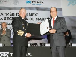 Telmex distinguió el trabajo del almirante Vidal Francisco Soberón. ESPECIAL