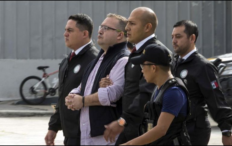 El pasado julio, los fiscales imputaron un desvío por 438 MDP a Duarte, pero sólo tenían documentado un desvío de 38 MDP.  AP / ARCHIVO