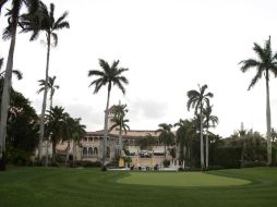 A pesar de la reducción de sus vientos, ''Irma'' sigue generando una combinación mortal de marejada ciclónica y grandes olas. AP / L. Sladky