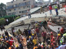 Labores de rescate en la escuela Enrique Rébsamen tras el temblor del 19 de septiembre. Un total de 228 personas murieron en Ciudad de México. AP/ARCHIVO