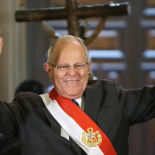 Indulto a Fujimori reaviva posibilidad de destitución para Kuczynski