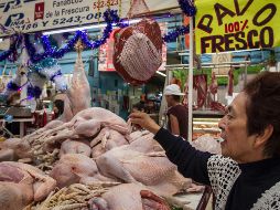 Con la intención de realizar comprar inteligentes, piden elaborar lista de productos que se necesitan, comparar precios, planificar compras y aprovechar las ofertas de las distintas tiendas. NTX / ARCHIVO