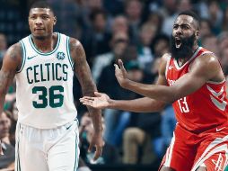 James Harden, el astro de los Rockets de Houston (derecha), terminó con 34 puntos en su cuenta personal, pero de poco le sirvió al ser el causante de la derrota de su equipo. AP