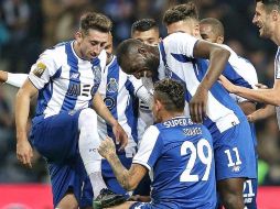 La relación entre Porto y el mexicano (I) concluye en 2019 y antes de que otro club muestre verdadero interés en sus servicios, trabajan en una renovación del contrato. TWITTER / @HHerreramex