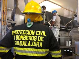 Al lugar arriba personal de la Fiscalía General del Estado para que realicen las investigaciones correspondientes y proceder con el rescate. ESPECIAL/ Bomberos de Guadalajara