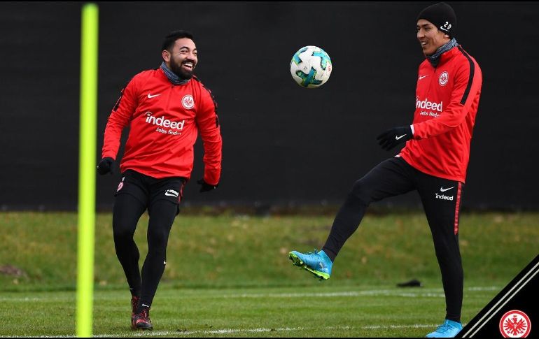Fabián se muestra recuperado de la lesión de espalda que lo alejó de las canchas. TWITTER/@eintracht_esp
