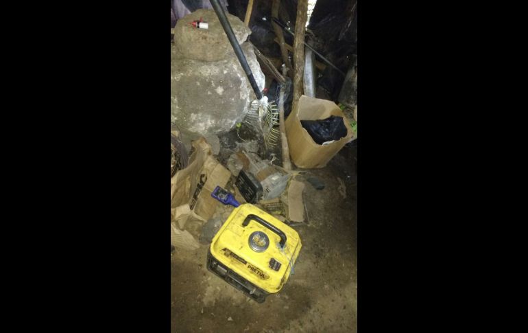 TALA, JALISCO (21/JUL/2017).- Objetos en un campamento. Según los  hombres rescatados, eran entre 50 y 60 criminales los que los custodiaban para que no escaparan. ESPECIAL