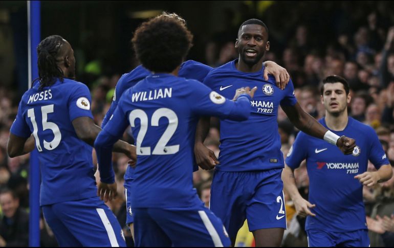 Antonio Rüdiger (#2) celebra tras abrir el marcador para el Chelsea al minuto 3. AFP/I. Kington