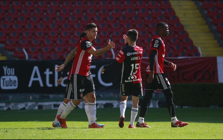 El argentino Milton Caraglio logró el gol que dio el triunfo a los titulares por 2-1, tras rematar un centro enviado por Luis Reyes. EL INFORMADOR / G. Gallo