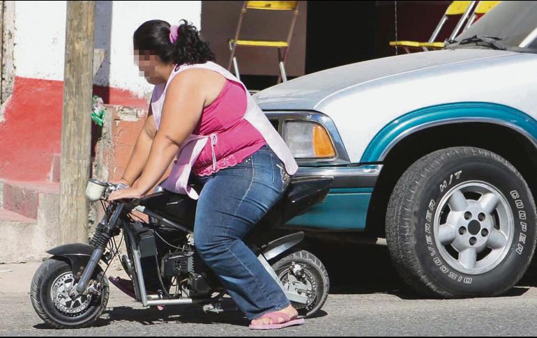 Especialistas señalan que cada vez hay más personas con obesidad que no se atienden, lo ven como algo normal y siguen con descuido en sus hábitos alimenticios. EL INFORMADOR/ARCHIVO