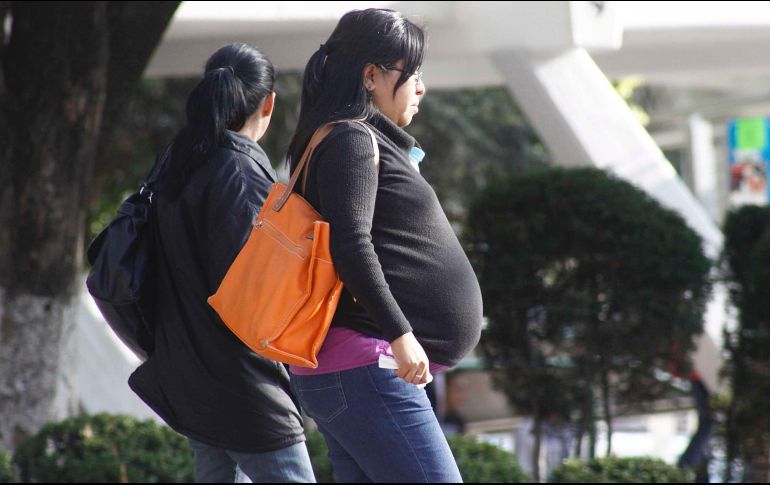 La falta de escolaridad contribuye a que muchos de los adolescentes vean como su único escenario posible el formar una familia. SUN/ARCHIVO