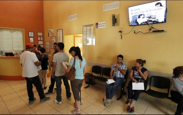 Debido a los cambios en la rutina diaria durante las fiestas de Fin de Año, es común que en enero se registre un incremento en las consultas derivadas del descuido en la alimentación y tratamientos. EL INFORMADOR / ARCHIVO