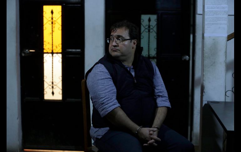 PANAJACHEL, GUATEMALA (15/ABR/2017).- Duarte gobernó Veracruz desde 2010 al 12 de octubre de 2016, cuando dejó su cargo a menos de dos meses de concluir su mandato bajo el argumento de que así podría atender las acusaciones de corrupción en su contra, pero poco después desapareció. AFP/J. Miranda