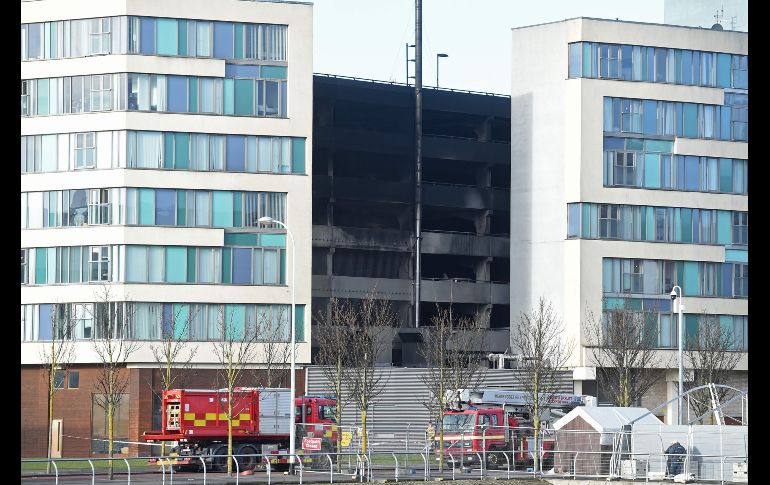 Los apartamentos cercanos fueron evacuados debido al humo intenso.