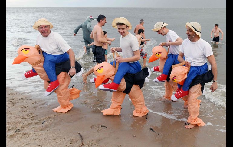El baño en aguas el Mar del Norte, en  la población alemana de Wyk auf Foehr.