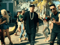 El intérprete puertorriqueño alcanzó la posición ocho y nueve de la lista, que lideró el sencillo “Rockstar” del rapero Post Malone. YOUTUBE/ LuisFonsiVEVO