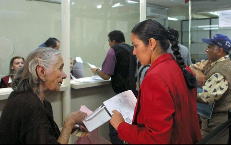 Personas de 60 hasta antes de los 65 años tienen 50 por ciento de descuento; los mayores de 65 años cuya propiedad no supere el millón de pesos están exentos de pago. EL INFORMADOR / ARCHIVO