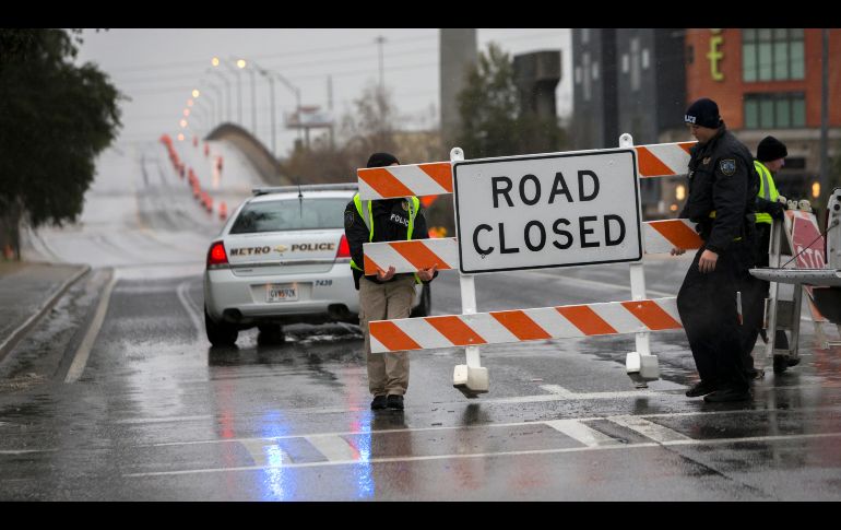 Llaman a los habitantes a evitar viajes por carretera porque se prevén ''considerables problemas para el desplazamiento''. AP / S. B. Morton