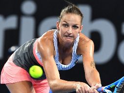 La actual defensora del torneo requirió de 53 minutos para obtener por marcador de 6-1 y 6-1 su boleto a la instancia donde se enfrentará a la estonia Kaia Kanepi. EFE / D. Hunt