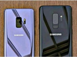 Samsung incluirá en su nuevo equipo la pantalla con apenas marcos en los que se ubican los sensores. ESPECIAL/Weibo.com