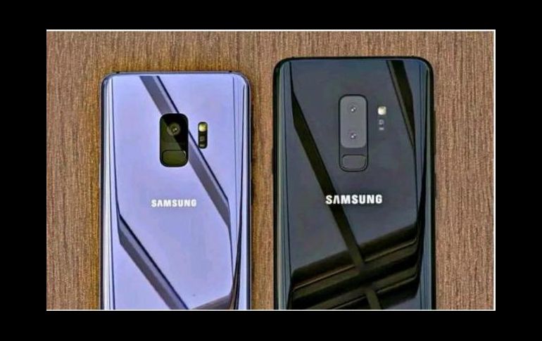 Samsung incluirá en su nuevo equipo la pantalla con apenas marcos en los que se ubican los sensores. ESPECIAL/Weibo.com