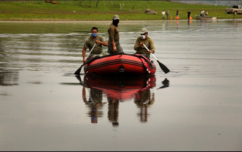Elementos de Protección Civil Jalisco acudieron al lugar para buscar el cuerpo de la víctima. EL INFORMADOR/ARCHIVO