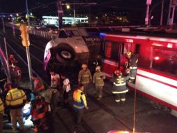 Entre los lesionados hay dos menores de edad. El chofer del autobús escapó. ESPECIAL/Bomberos Guadalajara