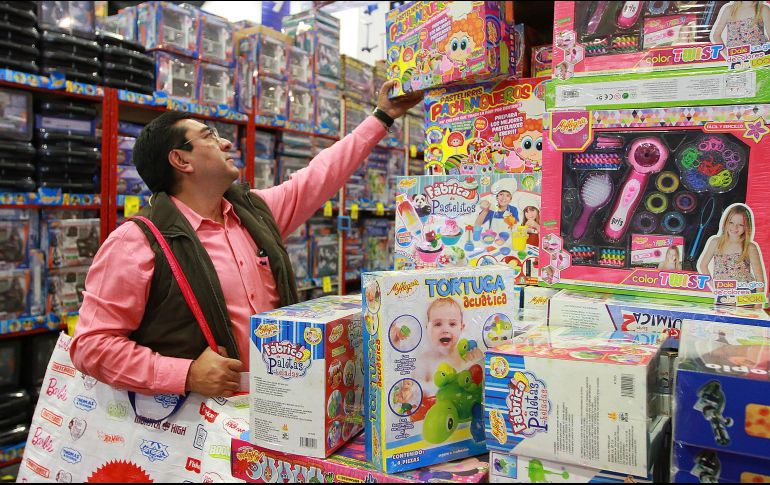 La Profeco exhorta a los consumidores a evitar el comercio informal para no ser víctimas de abusos y engaños. NOTIMEX/F. Estrada