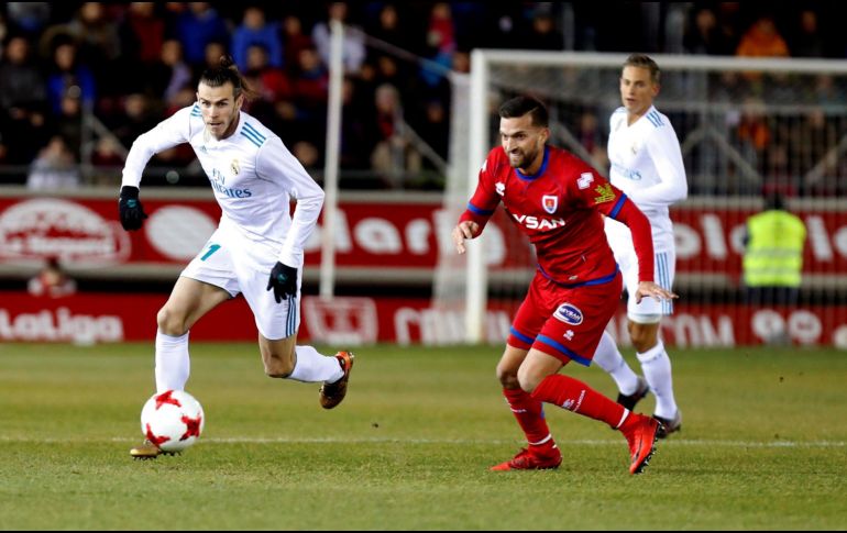 Bale (I) abrió la cuenta para el Madrid al minuto 35. EFE/J. Belver