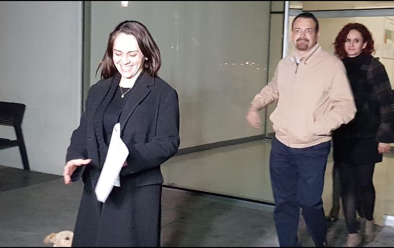 Familiares de Alexandra al final de la audiencia que se prolongó por 12 horas. EL INFORMADOR