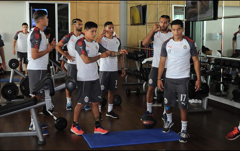 ''Eso es un tema que está hablado y se queda en el grupo, pensar en nuestro sentir y sólo eso, de ese tema no me toca hablar'', dijo Jesús ''Chapo'' Sánchez (D). MEXSPORT / ARCHIVO