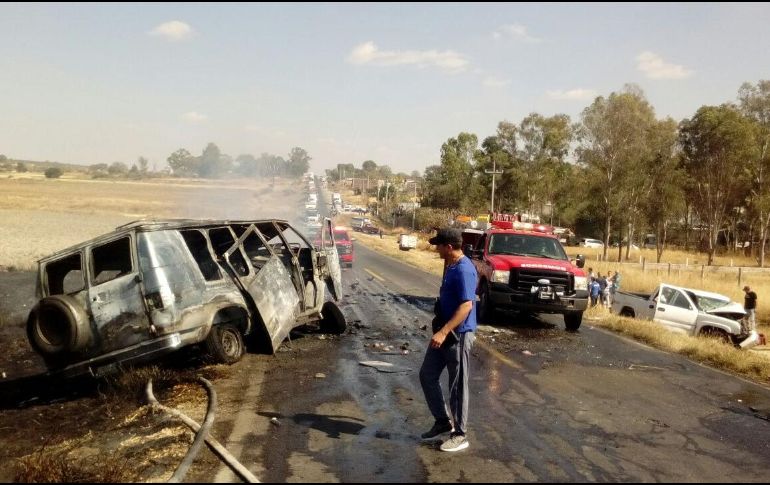El accidente se registró en el kilómetro 53 de dicha carretera. ESPECIAL/Protección Civil Jalisco