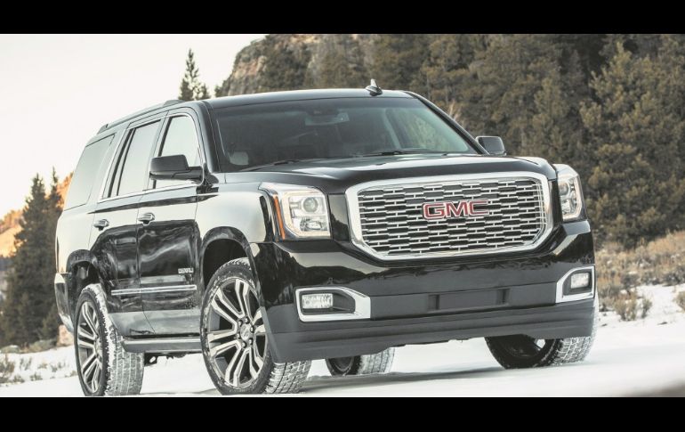 La GMC Yukon Denali se renueva y presenta más componentes en el tren motor y una robusta carrocería.