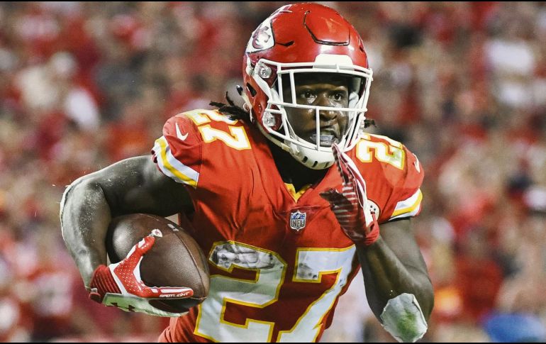 Atractivo. Kareem Hunt buscará llevar a los Chiefs al triunfo ante los Titans. AP
