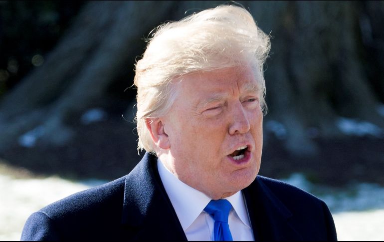 Los comentarios del mandatario se dan en medio de la polémica generada por la publicación de un libro que siembra dudas sobre su salud mental. EFE / M. Reynolds