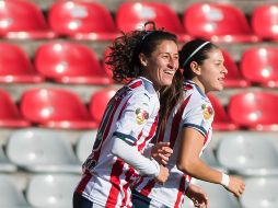 Morales (I), celebra su tanto, anotado al minuto 20. MEXSPORT/O. Martínez