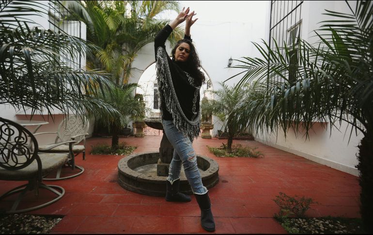 El amor por bailar flamenco viene de familia gracias a la formación que tuvo con su madre Hilda Prats en la escuela de danza Las Cabales. EL INFORMADOR/ F. Atilano